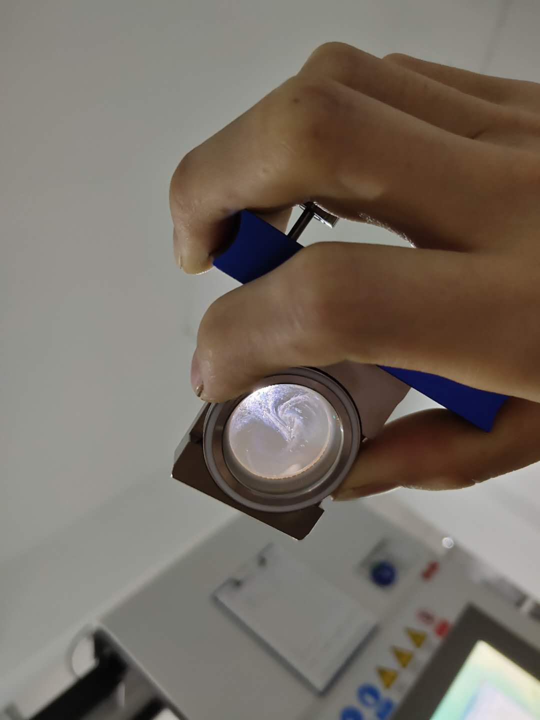 激光切割用一體式空壓機除水排污的重要性