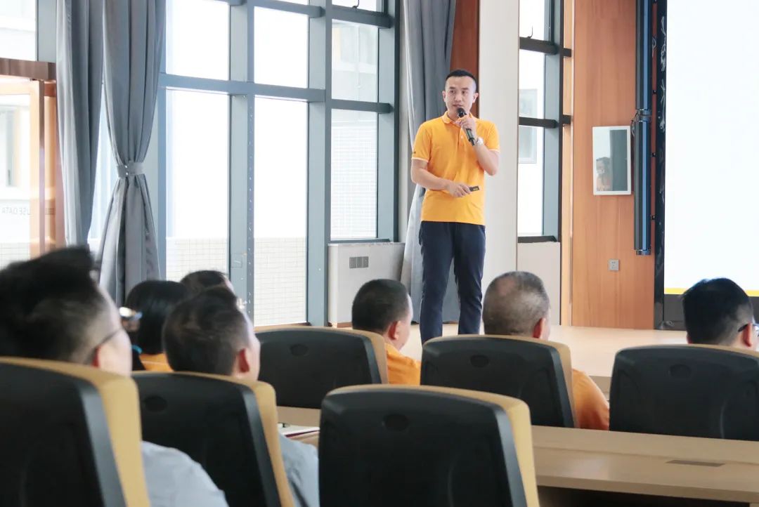 開學(xué)第一課 | 產(chǎn)研共融，學(xué)以致用，葆德厚德學(xué)院正式成立！