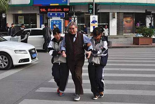 十年前的“豐滿”,十年后的“骨感”