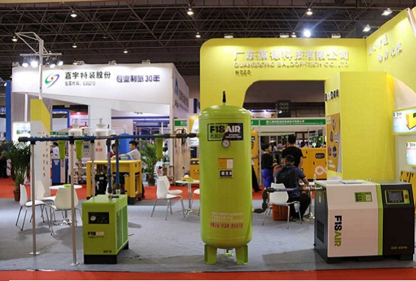 潮濕的雨季下，該這樣維護您的螺桿空壓機！